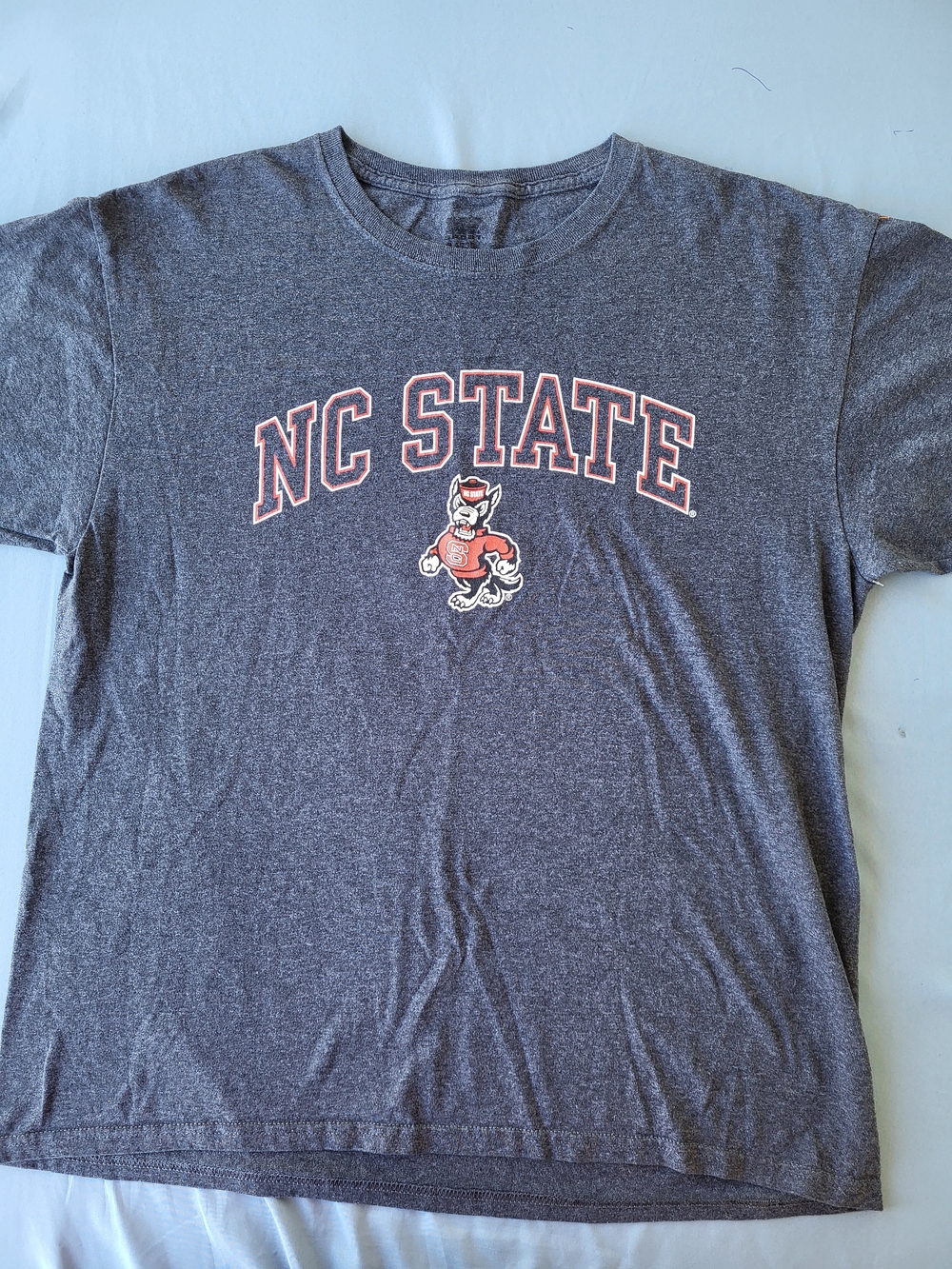NC State Wolfpack Retro Strutting Tuffy Grey Tee Shirt Size L